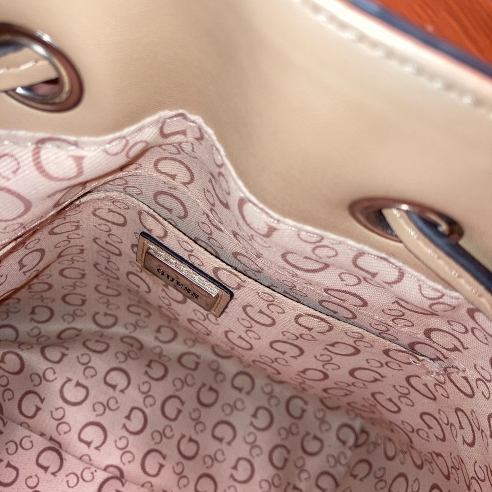 GUESS Beige & Cream Logo Bucket Bag w/Shoulder Strap - Picture 7 of 9